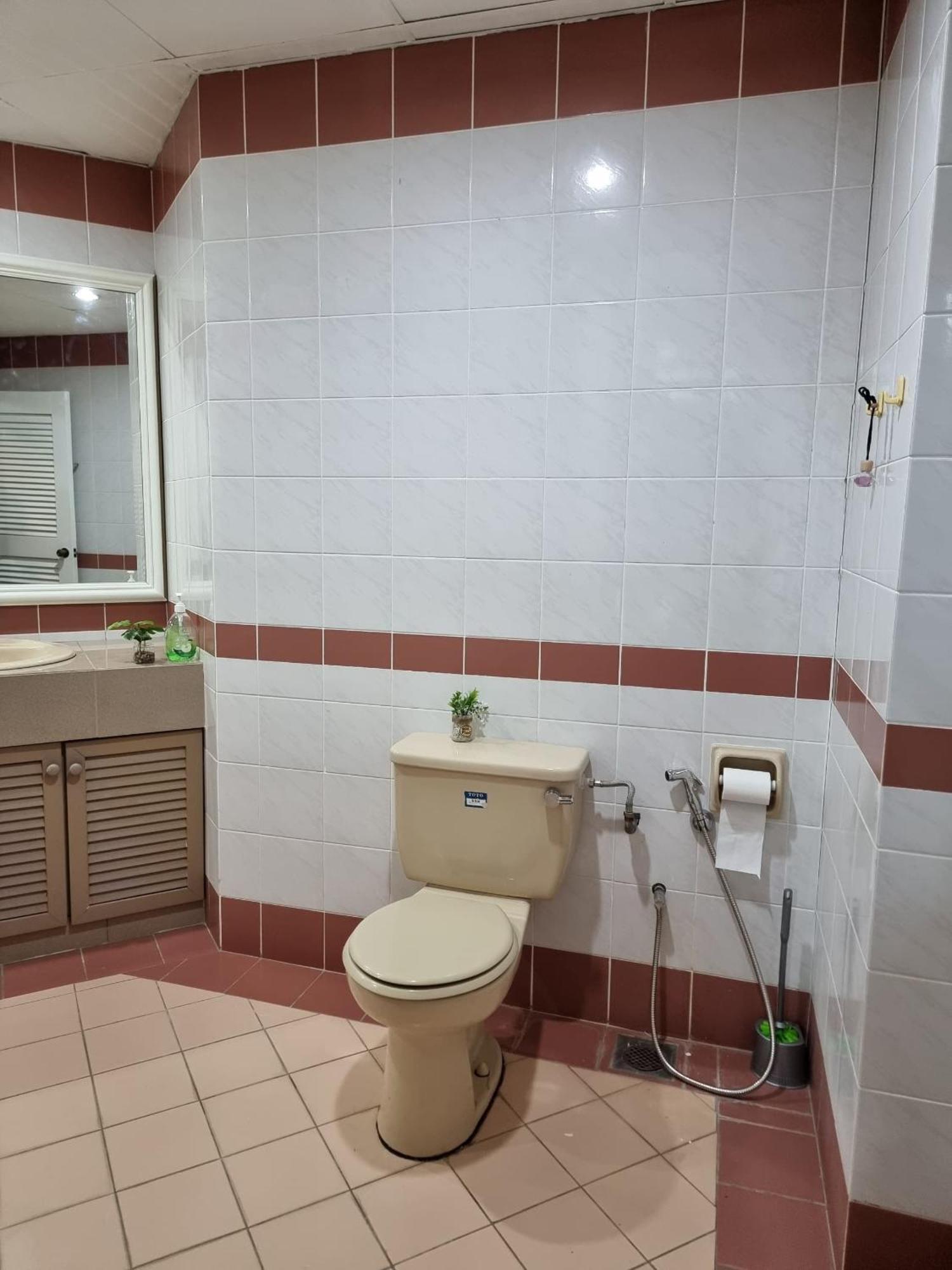 Cozzzy Hut Riverbank Suites Kuching With Spectacular River View Eksteriør billede