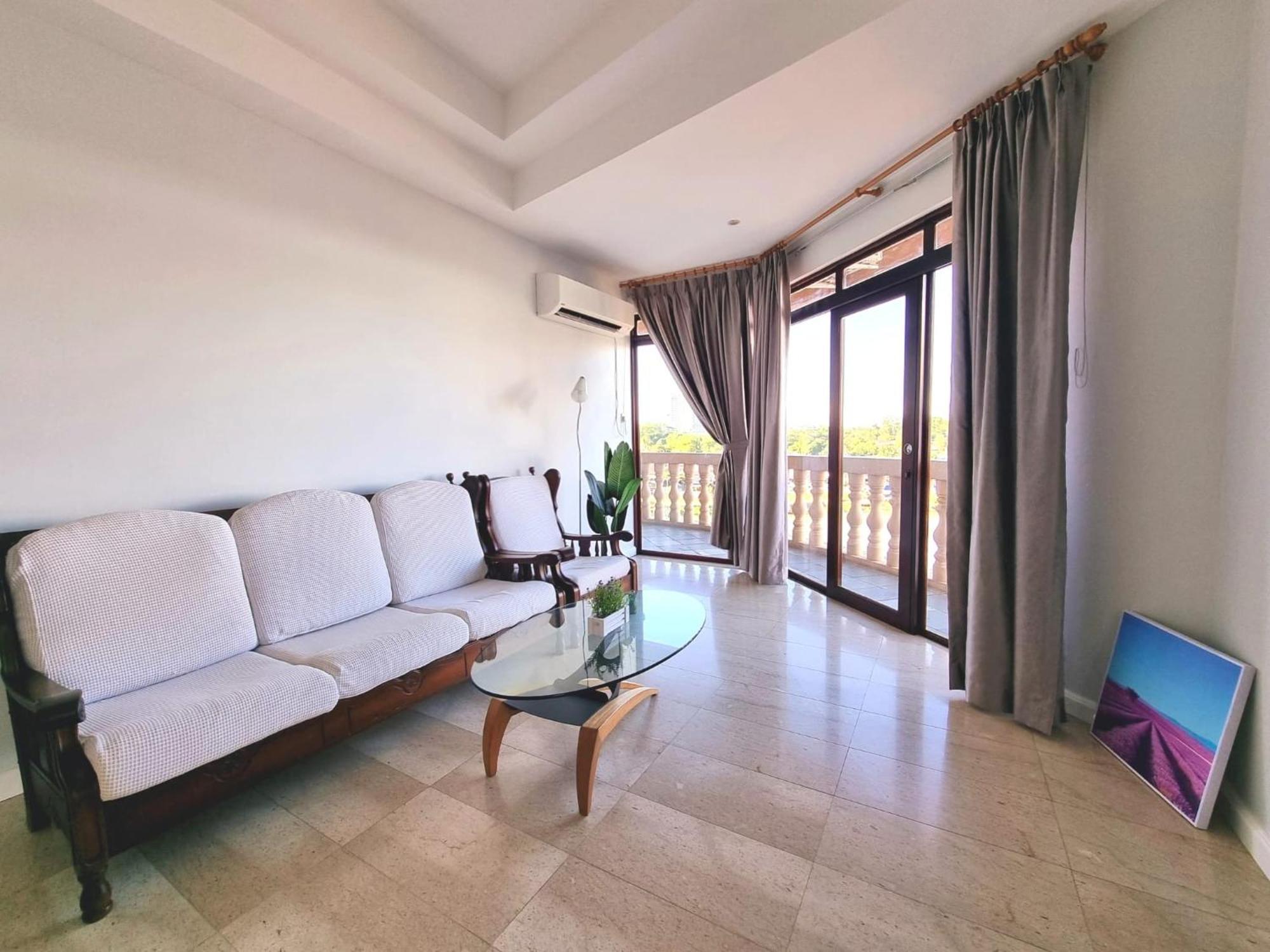 Cozzzy Hut Riverbank Suites Kuching With Spectacular River View Eksteriør billede